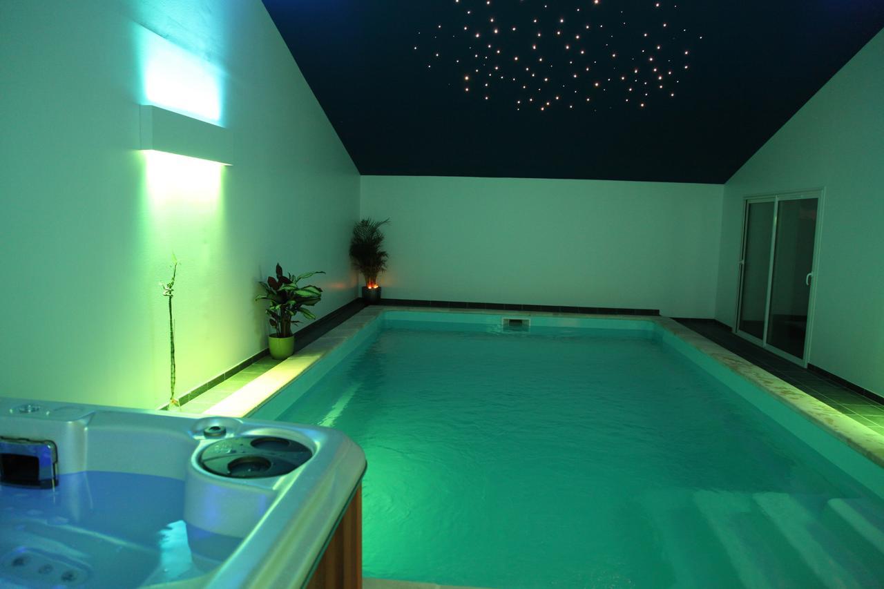 Le Miroir Des Etoiles Bed & Breakfast Pomport Exterior foto